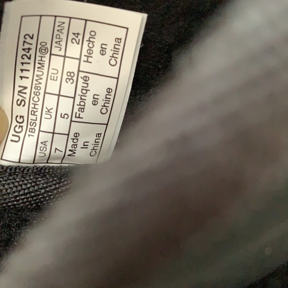 New authentic UGG classic boom boots - Picture 11 of 11